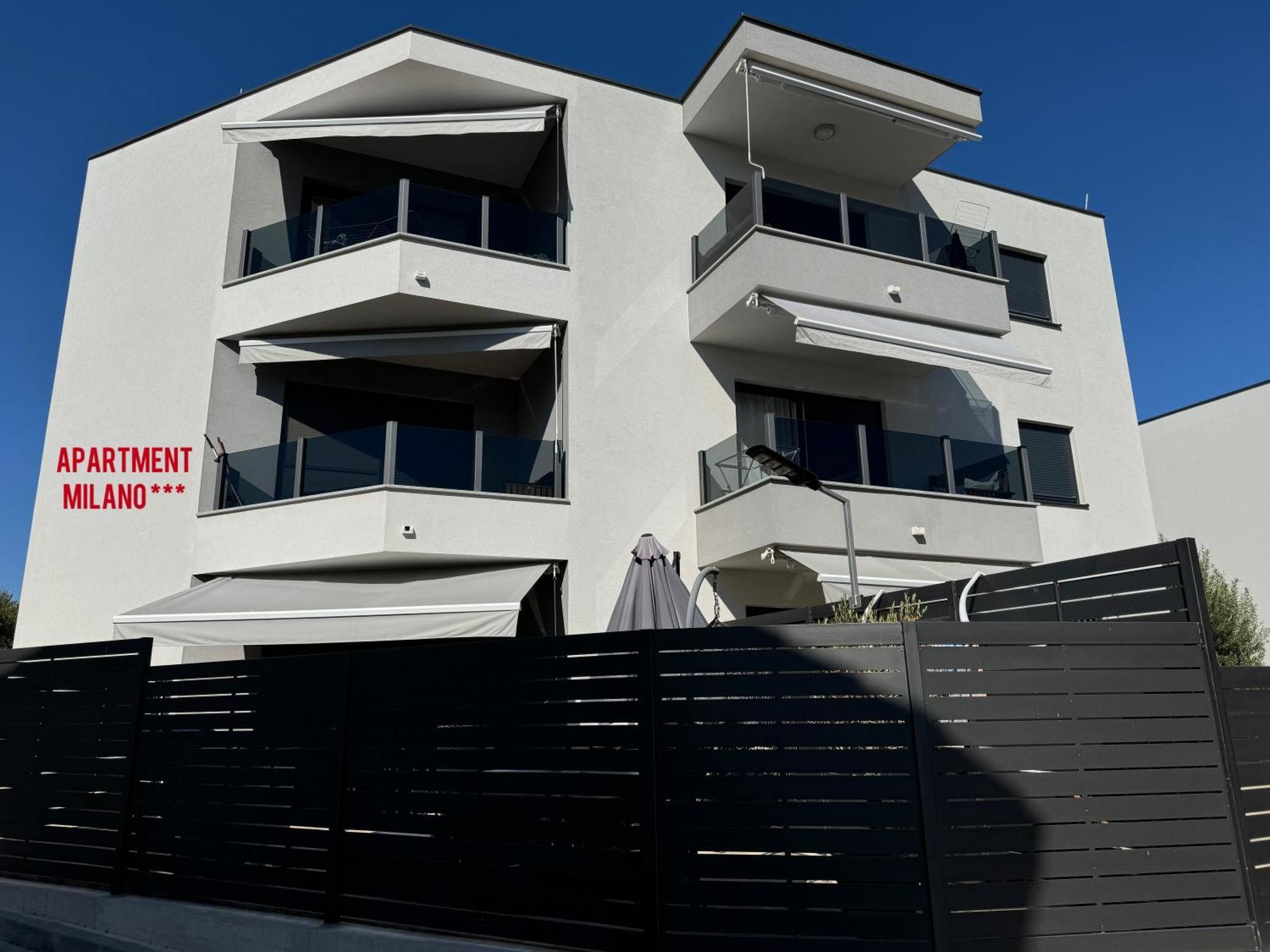 Milano Apartment Рогозница Екстериор снимка