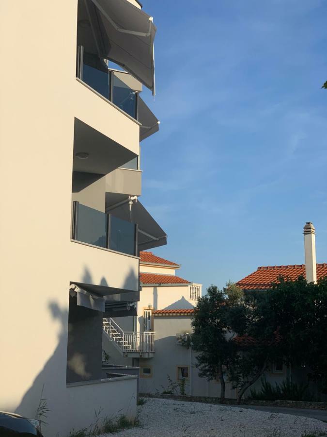 Milano Apartment Рогозница Екстериор снимка