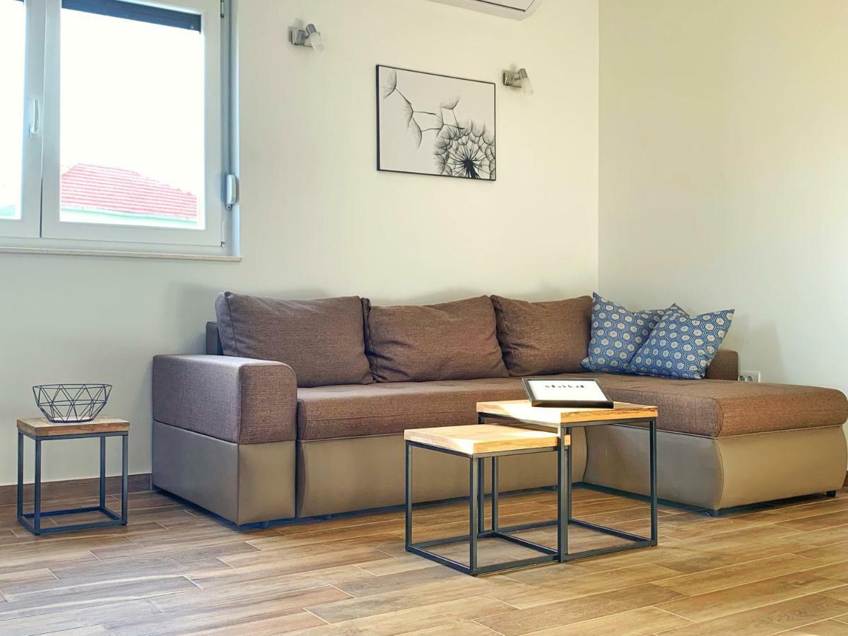 Milano Apartment Рогозница Екстериор снимка