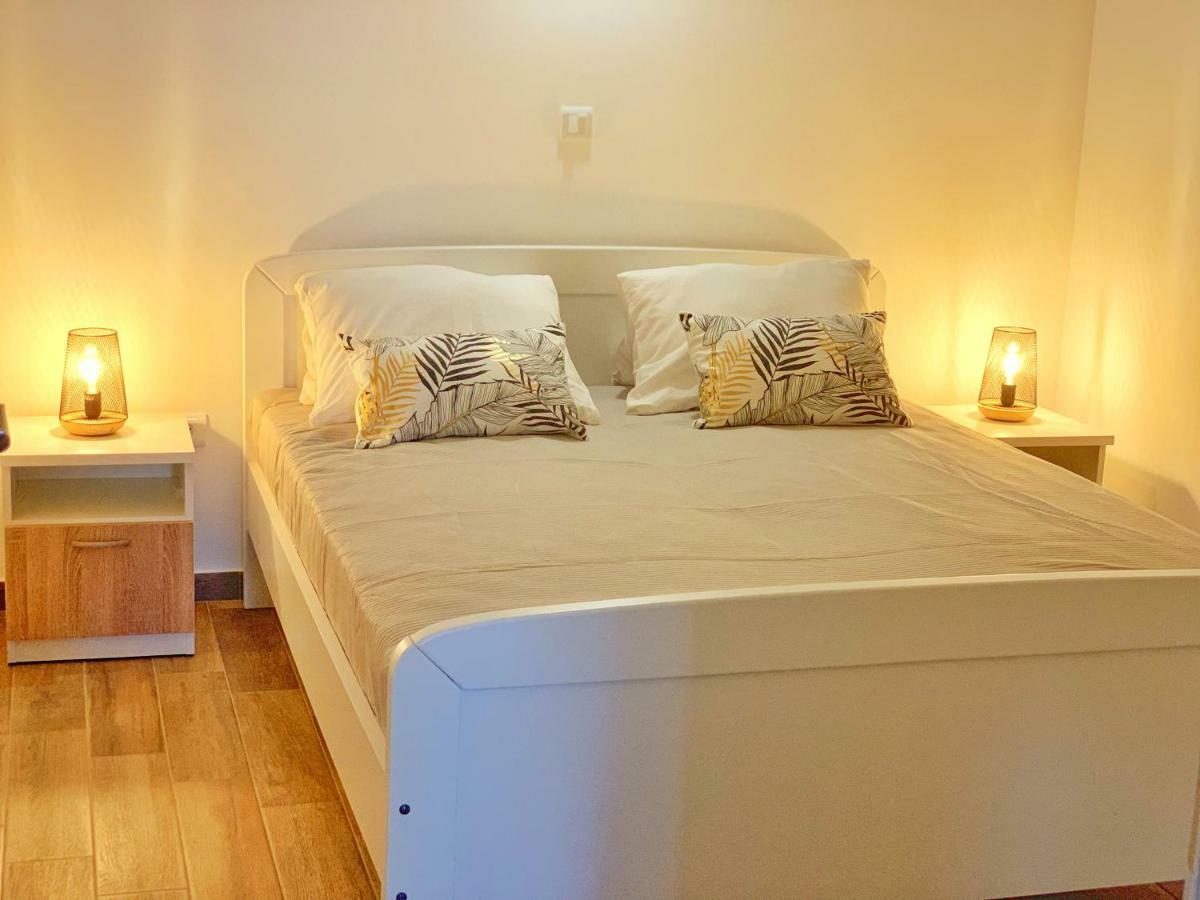 Milano Apartment Рогозница Екстериор снимка